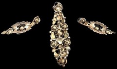 Antique Victorian Gold Parure Set Earrings Pendant Diamonds Emeralds Ca 1850