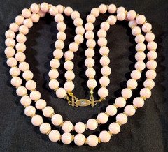 VINTAGE STUNNING 2 STRAND BABY PINK FACETED LUCITE NECKLACE