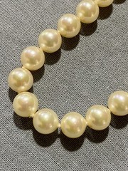 Vintage MAJORICA PEARL necklace in original box with signed certificate
