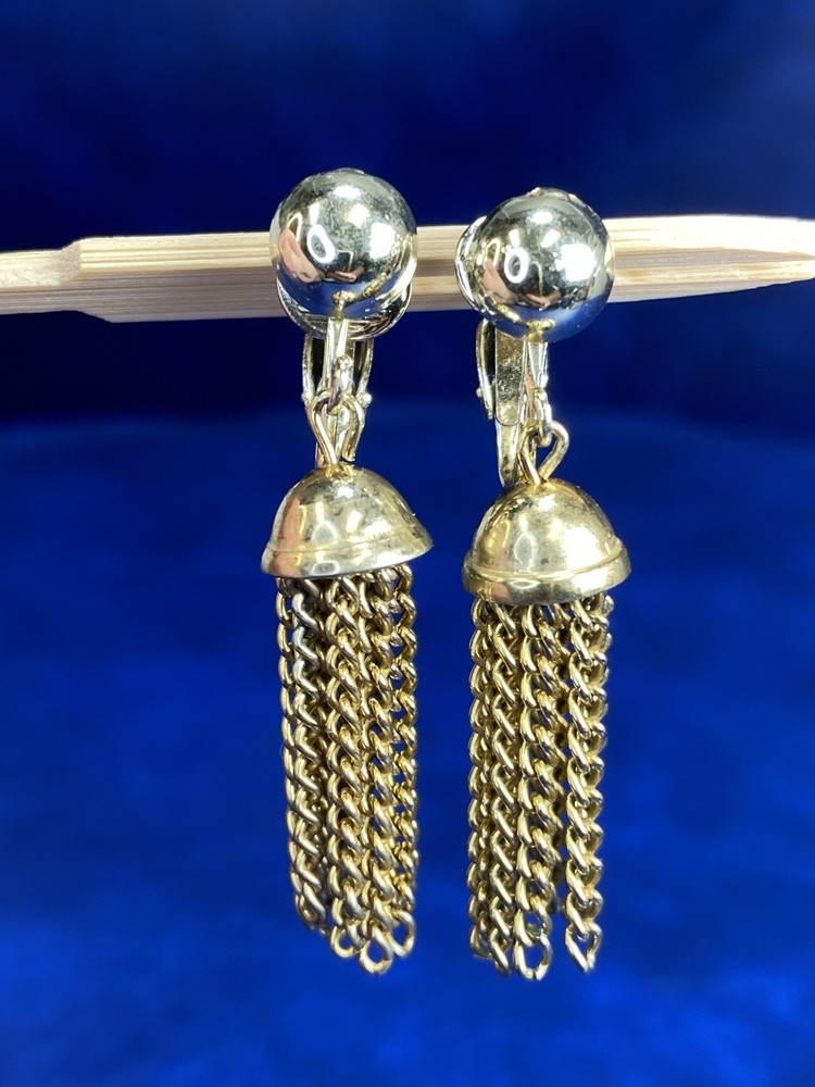 Vtg Unbranded Costume Jewelry Chain Tassel Dangle Drop Clip On Estate Earrings