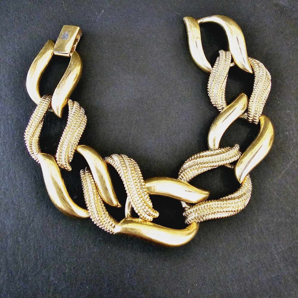 Napier Gold Tone Chain Link Bracelet with Fold Over Clasp Vintage