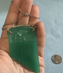 VTG DECO STERLING CHAIN CARVED GREEN ONYX STEPPED LARGE RAISED ELEPHANT PENDANT