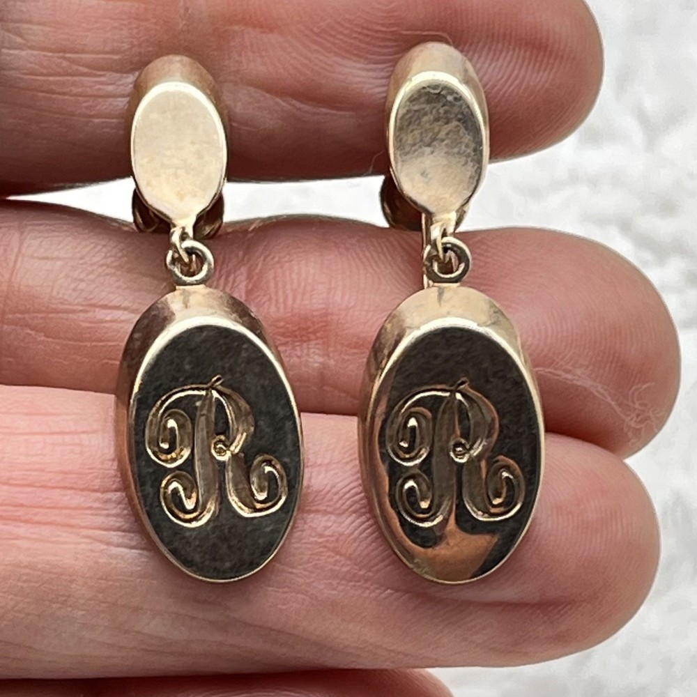 Vintage Nemo Monogram Earrings Cursive R Gold Tone Screw Backs Signed 1.5″