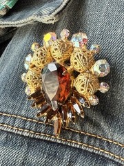 JULIANA D&E BOOK PIECE Ref #3838 Gold Tone Ball Pear Rhinestone Vintage Brooch