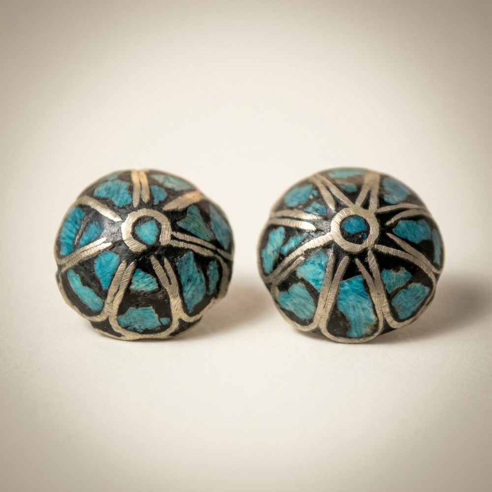 Vintage Signed India N6 Turquoise Chip Mosaic Inlay Domed Clip On Earrings 17mm
