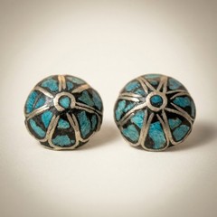 Vintage Signed India N6 Turquoise Chip Mosaic Inlay Domed Clip On Earrings 17mm
