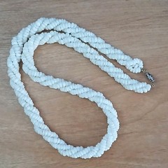 Vintage White Heishi Shell Beads Torsade Necklace 20″