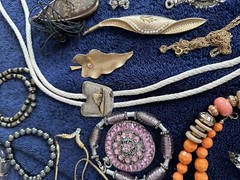 Vintage Jewelry Lot; Wear, Craft & Repair To Excellent Approx 100 Pieces
