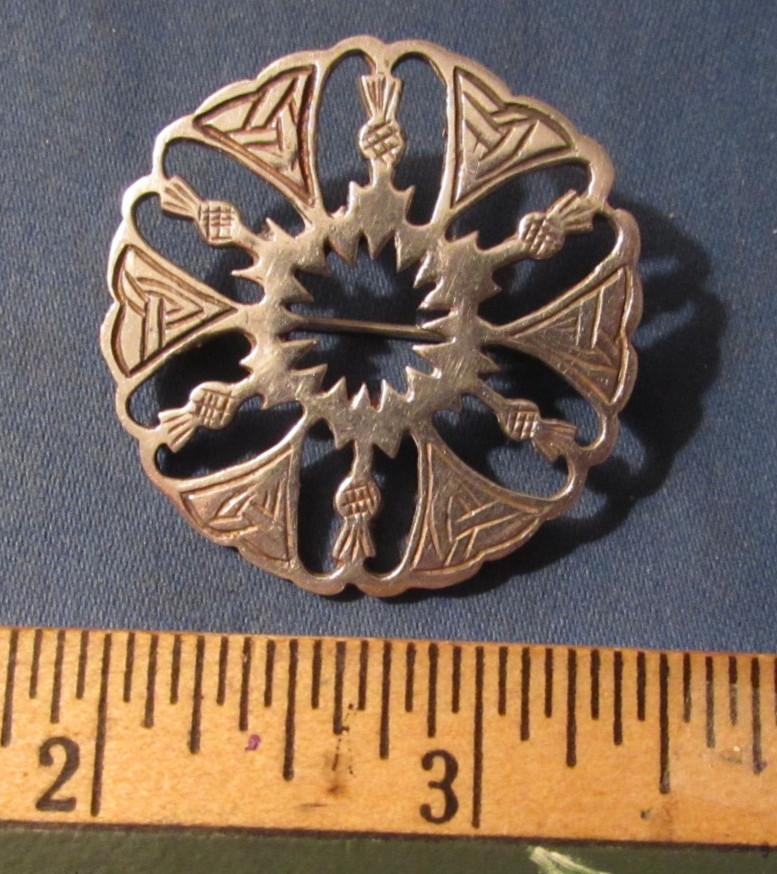 VINTAGE STERLING SILVER THISTLE BROOCH PIN 1 1/2 INCHES