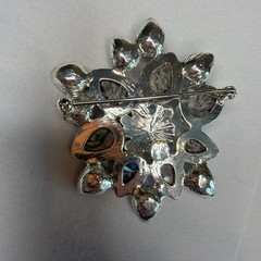 Lot Of Estate Brooches 7 In Total Rhinestones, Mother Of Pearl Etc…