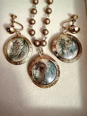 Vintage Real Preserved Seahorse Necklace Earrings Set Lucite Nautical Gold Tone