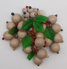 Rare Vtg WWII Miriam Haskell Frank Hess Wood Bead Grape Brooch Celluloid Back