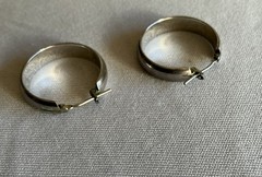 Vint. Signed Monet Silver Tone Hoop Earrings Classic 7/8 Inch Pierced Minimalist