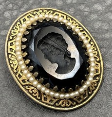 Vintage Black Glass Left Facing Cameo Brooch Pendant Faux Pearl Ornate Frame