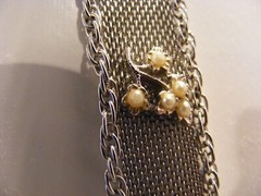 Vintage LISA JEWELS Mesh 7” Bracelet With Seed Pearl Flowers elegant 1970’s