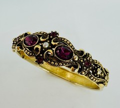 Vintage Avon 1974 Queensbury Victorian Style Purple Rhinestone Hinged Bracelet