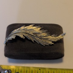 Vintage Mid Century Brushed Silver Tone Feather Brooch Plume Leaf Pin Unmarked