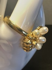 Seta Gold tone cultured freshwater white pearl cluster clear accents ring sz 9