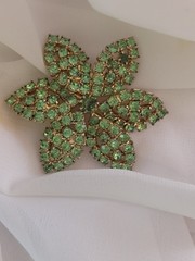 Weiss Green Rhinestone Flower Brooch Pin Vintage