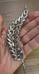 Large Vintage Signed Regency Brooch Purple Stones Leaf Feather Gorgeous!