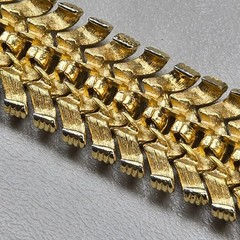 Vintage Coro Gold Tone Link Bracelet Chunky Textured Safety Chain