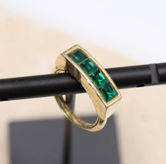 Vtg Trifari Green Channel Set Rhinestone Gold Tone Ring Size 7 Adjustable Signed
