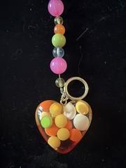 Vintage 90s Bubble Acrylic Gold Tone Heart Bracelet