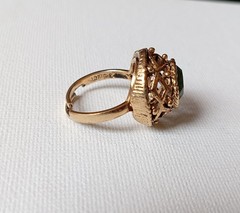 Vintage Adjustable Gold Tone 10kgf Ring Good Vintage Condition Green Stone
