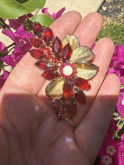 Juliana Delizza & Elster Red Rhinestone Brooch With Metal Leaf Accents Verified