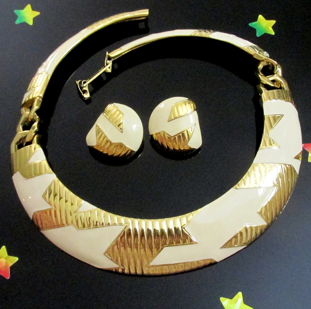 VTG RUNWAY MONET CREAM WHITE ENAMEL MODERNIST GP “Stars” NECKLACE EARRINGS SET