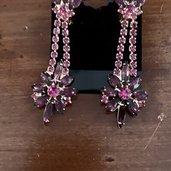 Beautiful Vintage Purple/Magenta Rhinestone Gold Toned Dangle Clip-on Earrings