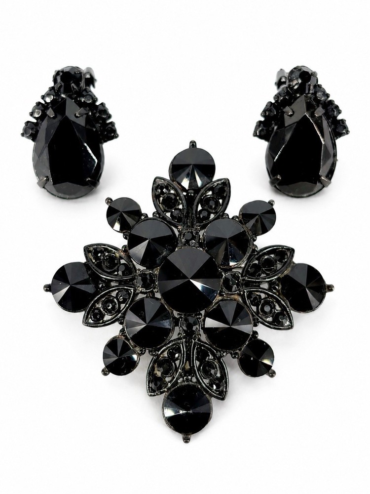 Vintage Weiss Jet Black Rhinestone Crystal Brooch & Clip On Earrings Set