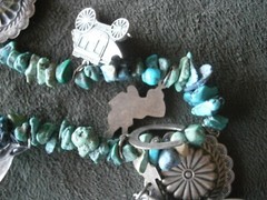 Silvertone Southwestern Theme Turquoise Chips Sweater Dress Clip Collar Pin 30g