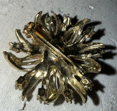 Vintage Blue Stone Floral Brooch Gold Tone