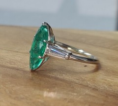 Vintage Platinum Engagement Ring 2.09CT. Gem Natural Green Emerald Marquise Cut