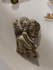 Vintage Signed Brooch Lot ART Richelieu AAI New Pro Gold Tone Pins 8pc