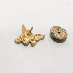 Angel Fairy Sitting Holding Legs Rhinestone Lapel Pin 3/4″ Vintage Gold Tone