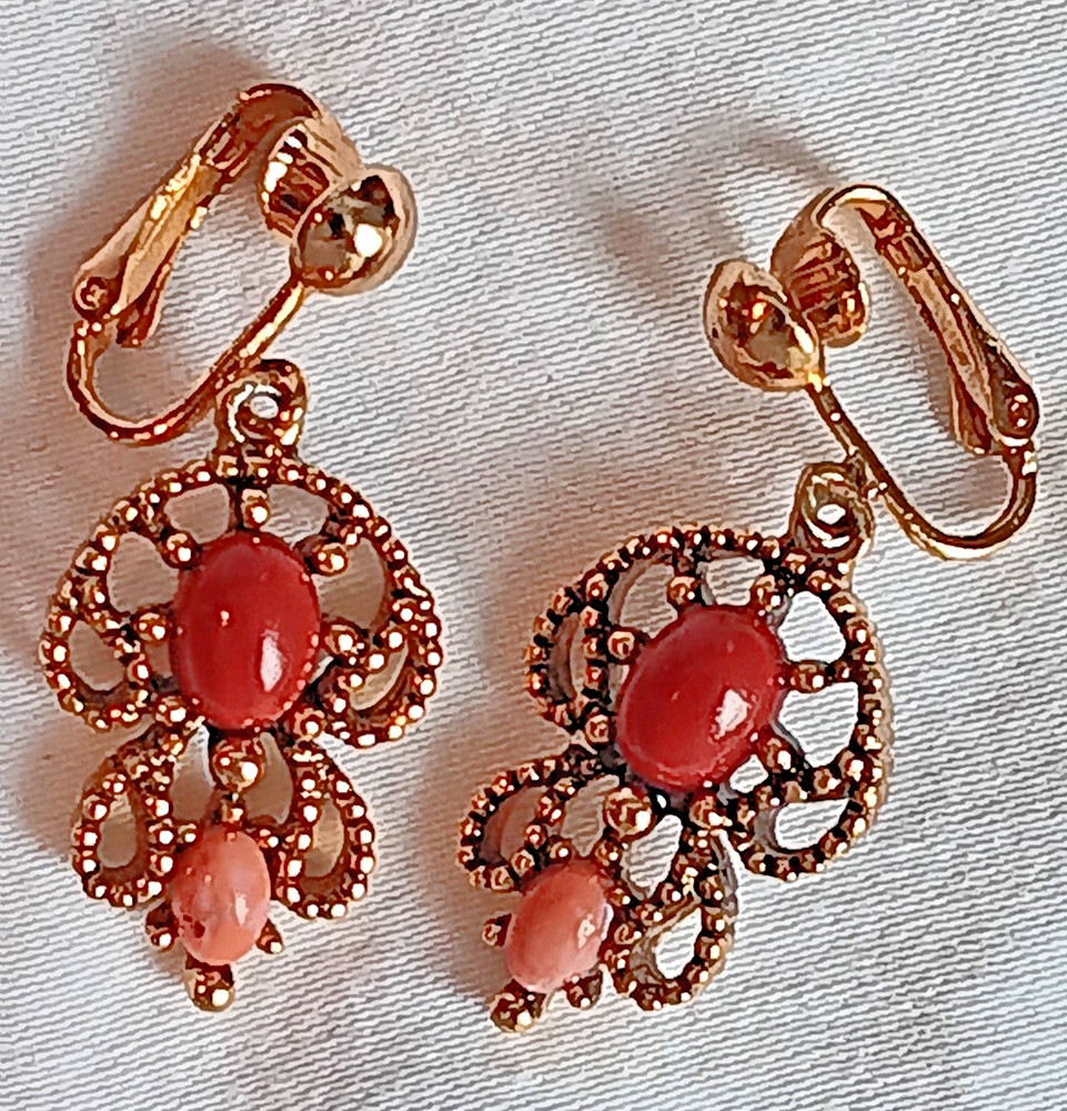 Coral, Pink & Gold Tone Vintage AVON Dangle Drop Clip-on Earrings Castilian EUC