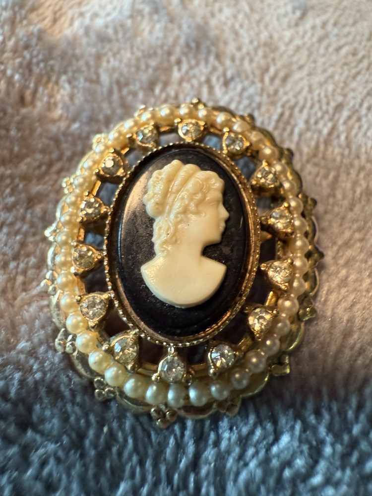 VTG 1 3/4” CORO CAMEO PIN W/Rhinestones- COSTUME JEWELRY