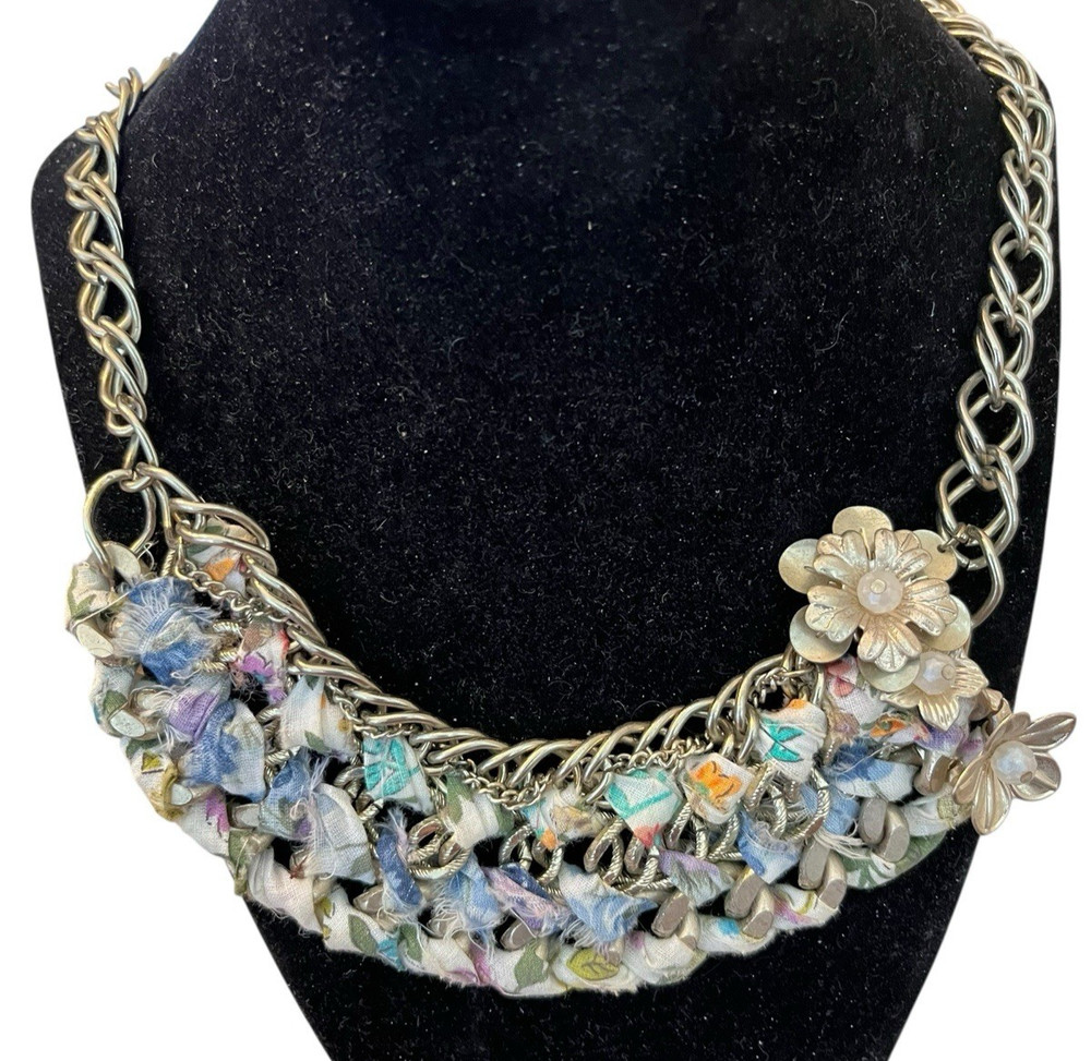 Vtg Gold Tone Chain Link Woven Cloth Metal Flower Bib Necklace Imitation Pearl