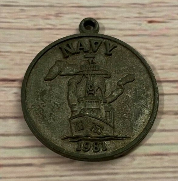 Navy 1981 – ‘An Adventure, Great Lakes Cruise’ – Pendant, Souvenir