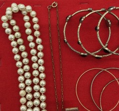 Vintage Costume Necklaces Bracelet Mixed Jewelry For Crafts (Lot Of 15) C-5