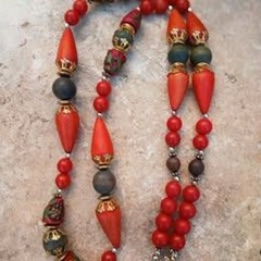 Vintage Wood Beaded Necklace Red Green Gold Tone Filigree Boho 36″