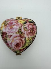 Vintage Estate Custom Jewelry Ring Lot, 8 Rings With Heart Shape Case