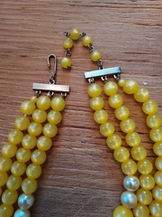 Vintage Lot Of 5 Necklaces, Bracelets And A Brooch/Pin Yellow