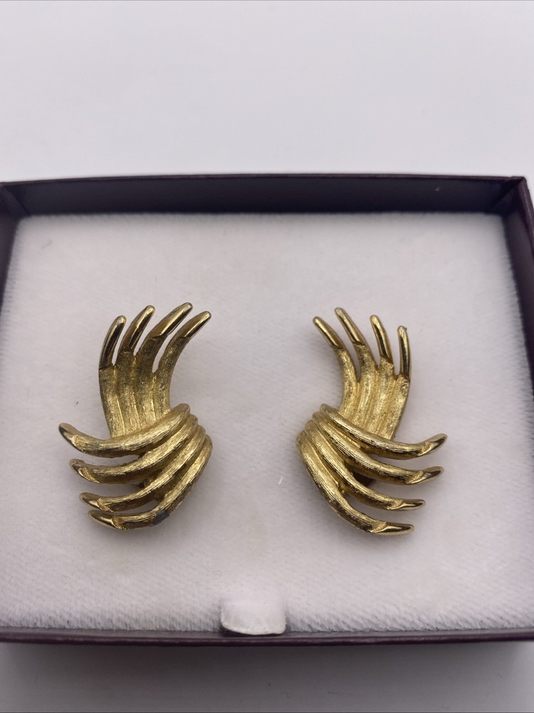 Vintage Monet Gold Tone Haystack Clip On Earrings Etsy – Australia E2