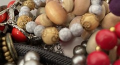4Lb Mixed Mystery Jewelry Lot Vintage Mod Boho Bead Necklaces Bracelets Earrings