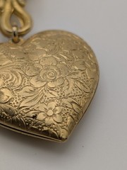 Vintage Floral Heart Locket Pendant 16″ Mariner Coffee Bean Link Chain