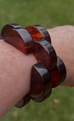 MCM BEAUTIFUL VINTAGE BAKELITE TRANSLUCENT AMBER COLORED BRACELET RARE