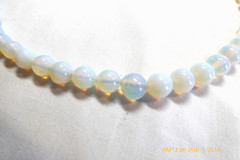 VINTAGE WHITE OPALESCENT GLASS PEARL NECKLACE